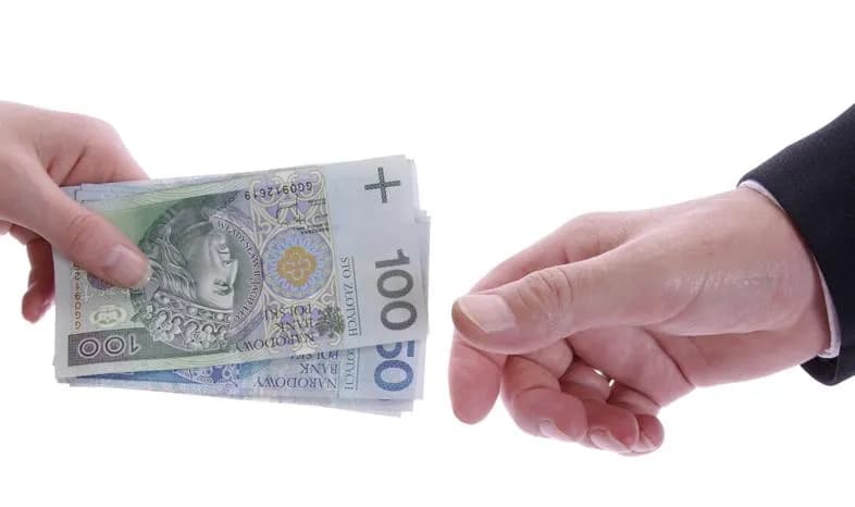 Jak przenieść kredyt samochodowy do innego banku i obniżyć raty