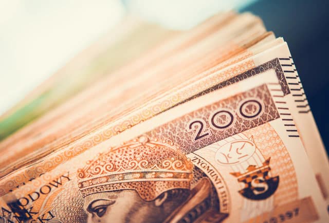 Kredyt gotówkowy 200 tys: Warunki, koszty i wymagania banków