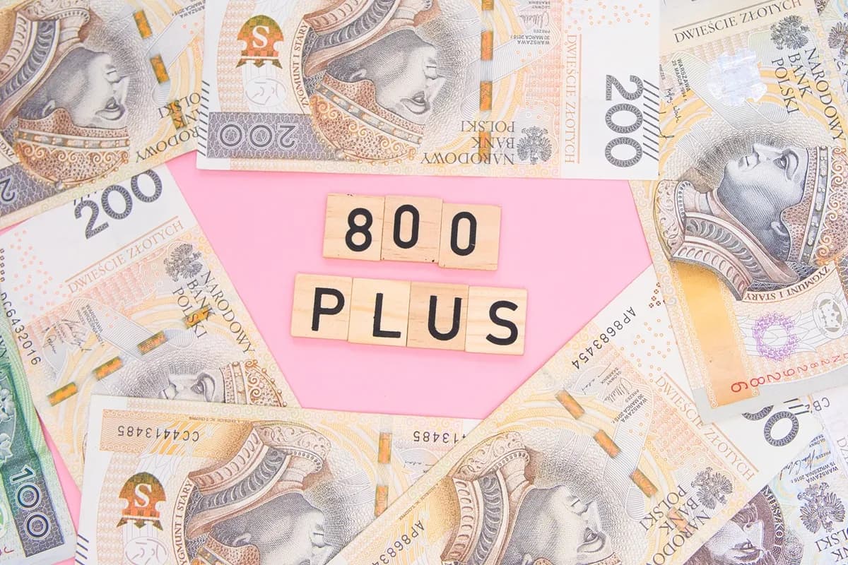 Jak złożyć 800 plus online? 3 sposoby i terminy 2025/2026